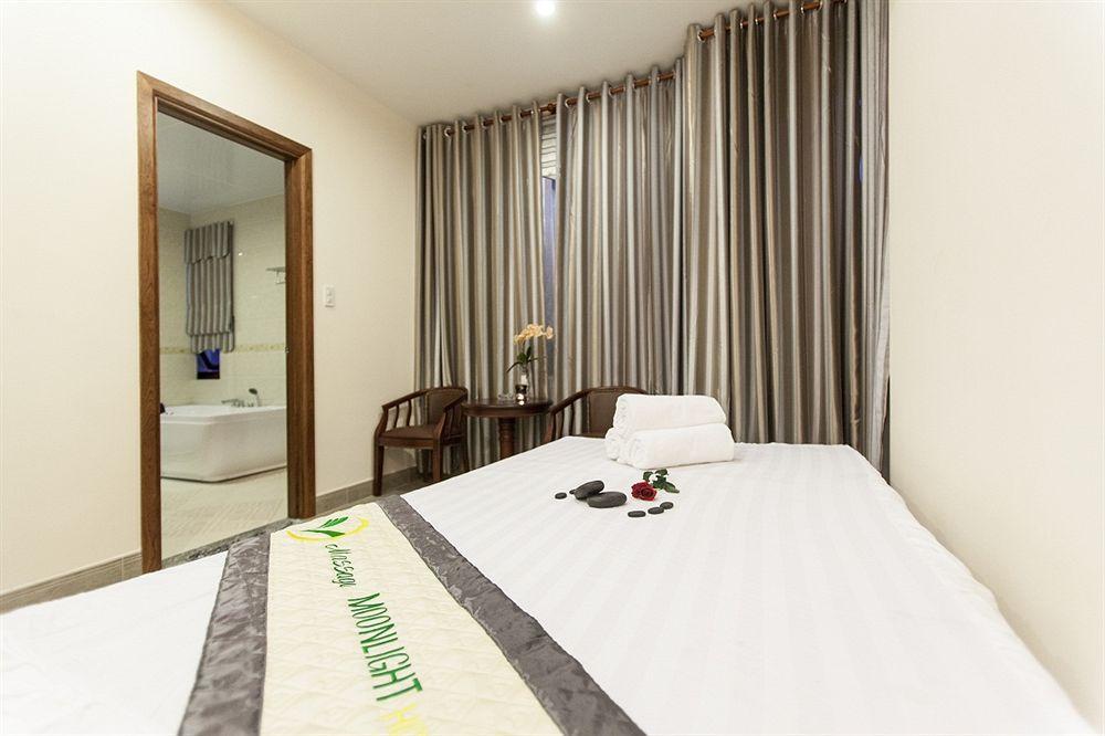 Moonlight Hotel Suites & Spa - Romantic River View & City View, High Floor, Near Dragon Bridge Đà Nẵng Exterior foto