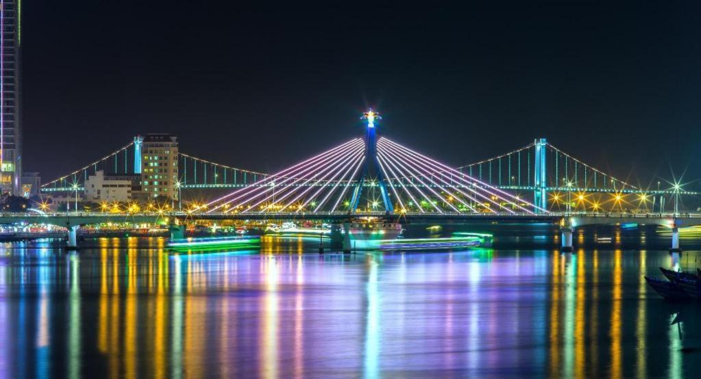 Moonlight Hotel Suites & Spa - Romantic River View & City View, High Floor, Near Dragon Bridge Đà Nẵng Exterior foto