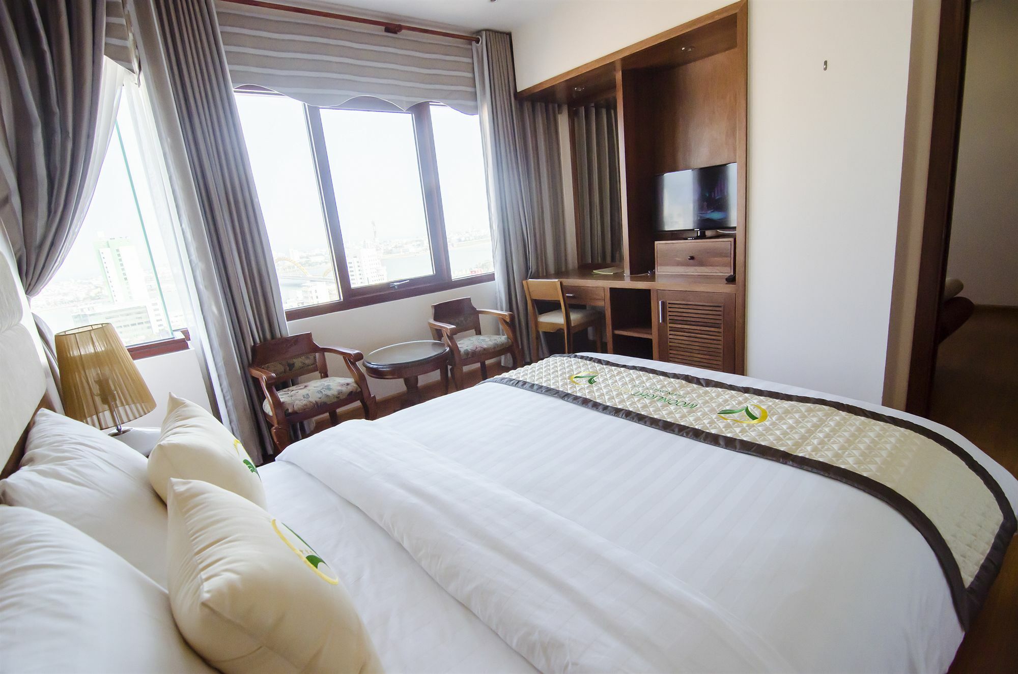 Moonlight Hotel Suites & Spa - Romantic River View & City View, High Floor, Near Dragon Bridge Đà Nẵng Exterior foto