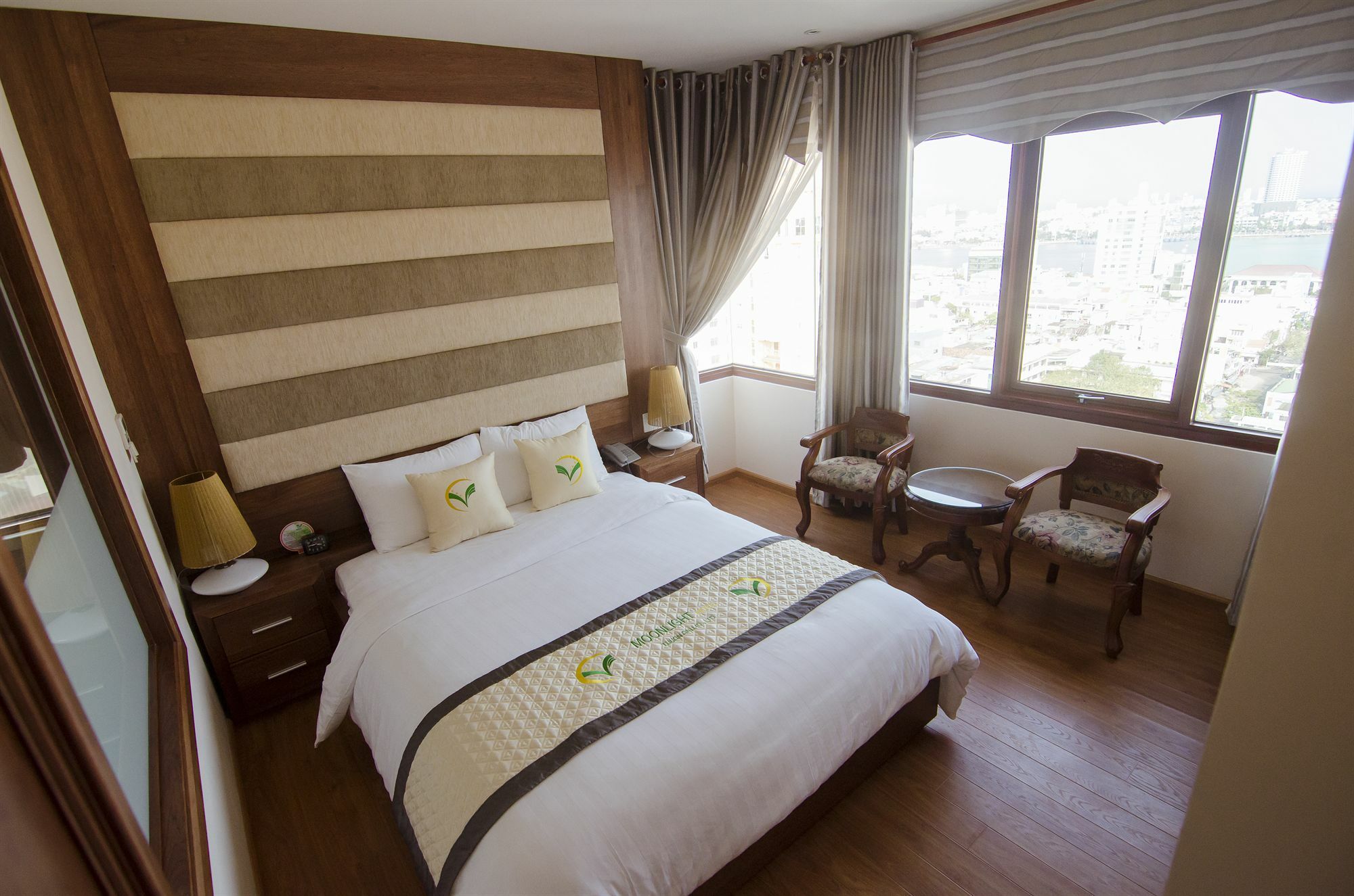 Moonlight Hotel Suites & Spa - Romantic River View & City View, High Floor, Near Dragon Bridge Đà Nẵng Exterior foto
