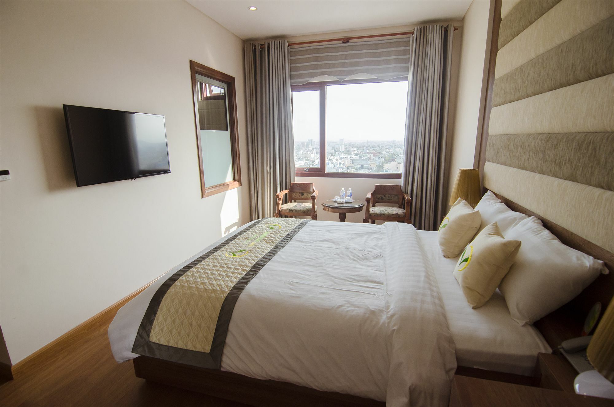 Moonlight Hotel Suites & Spa - Romantic River View & City View, High Floor, Near Dragon Bridge Đà Nẵng Exterior foto